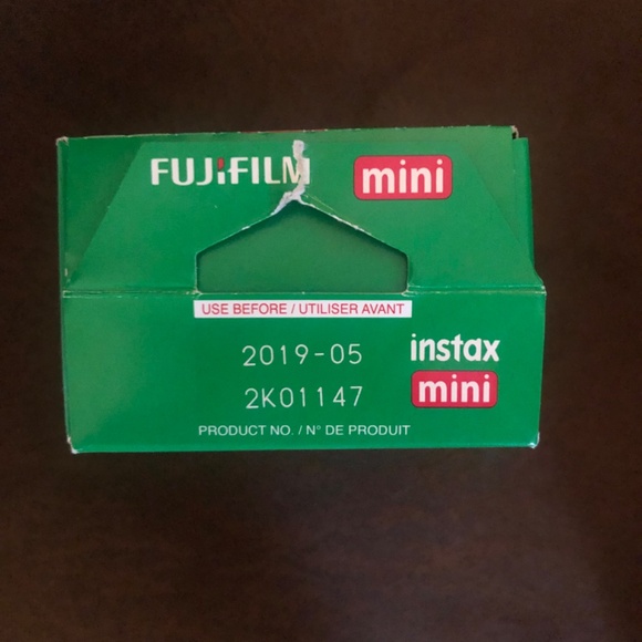 FujiFilm Insta 8 Camera With 6 Boxes of Instant Film - Picture 5 of 5